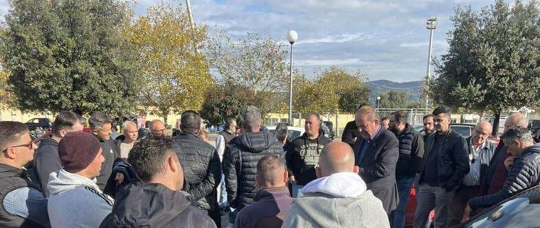 Πάτρα: Δυναμική συγκέντρωση διαμαρτυρίας των ταξιτζήδων - φωτο