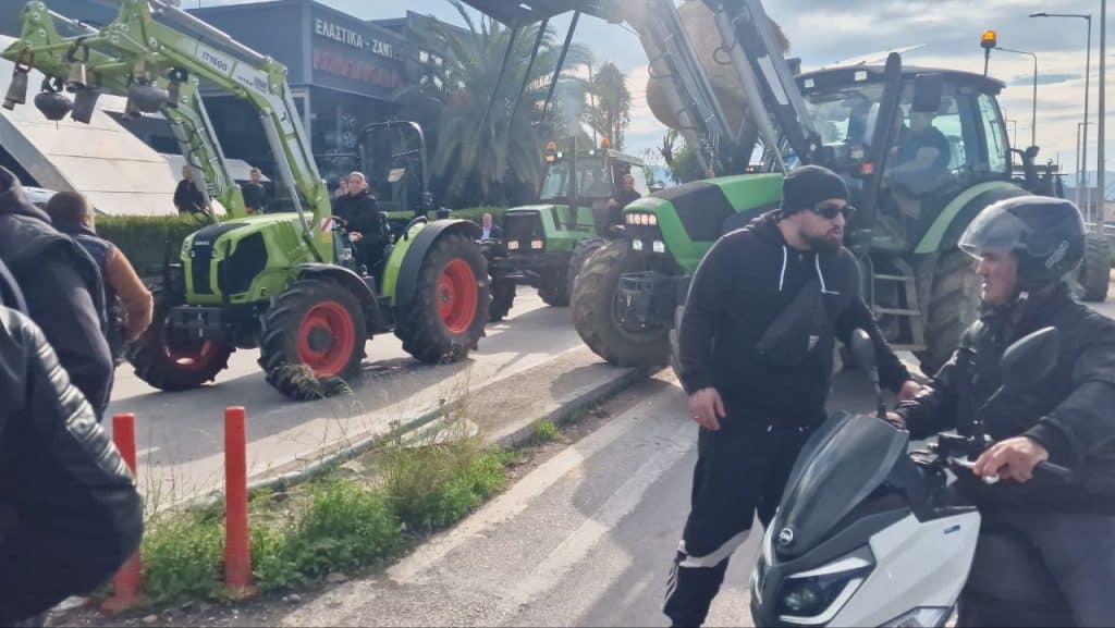 Πάτρα: Κλειστή η Ολυμπία οδός! Συνεχίζεται το μπλόκο στην Περιμετρική! Αυξημένη κίνηση στην πόλη