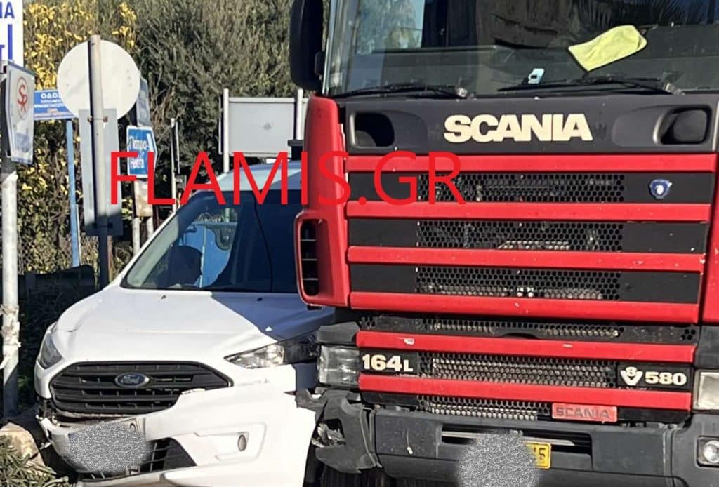 Τροχαίο - σοκ κοντά στην ΒΙΠΕ Πατρών - "Ακορντεόν" έκανε η νταλίκα το βανάκι - φωτο