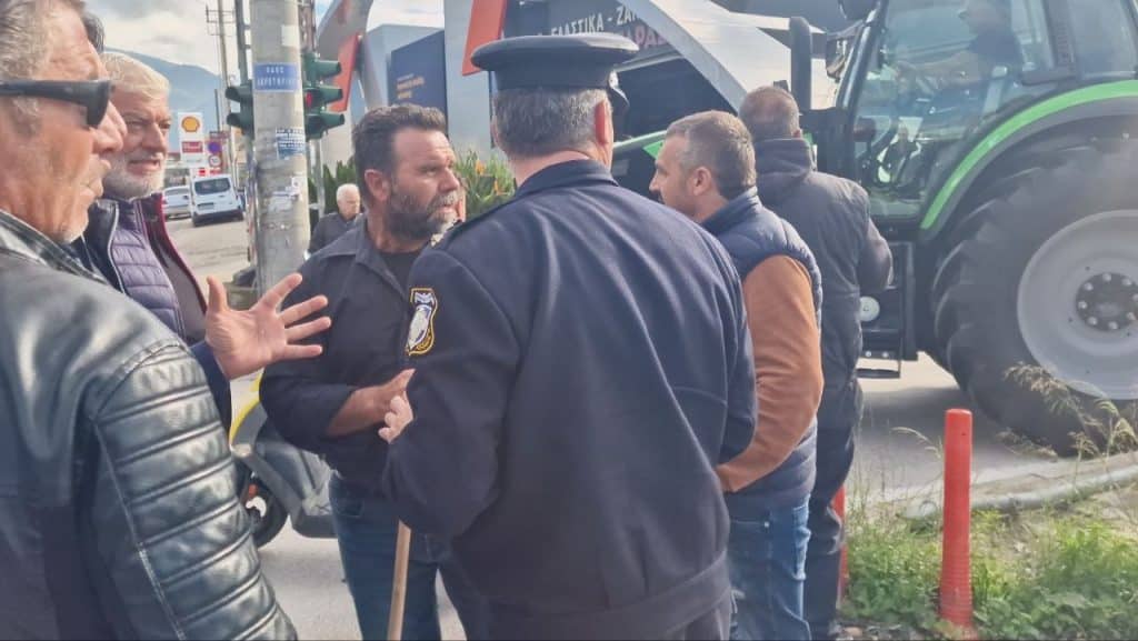 Πάτρα: Κλειστή η Ολυμπία οδός! Συνεχίζεται το μπλόκο στην Περιμετρική! Αυξημένη κίνηση στην πόλη