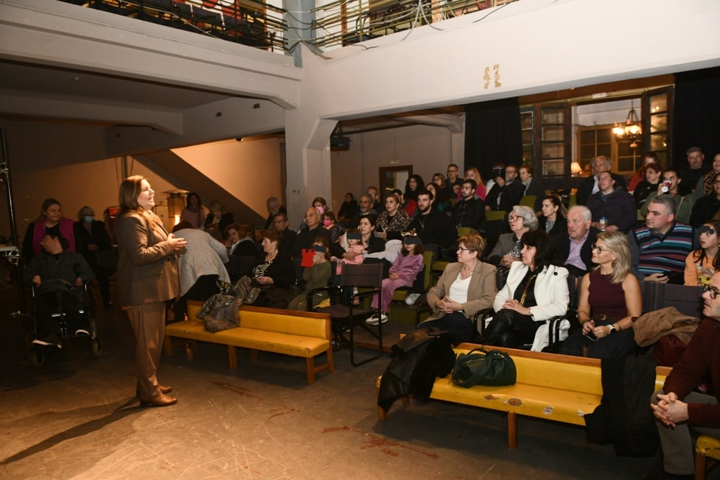 Η Χριστουγεννιάτικη παράσταση «Πώς ο Γκριντζ έκλεψε τα Χριστούγεννα», από τα παιδιά του  ΚΔΑΠΑμεΑ «ΑΜΠΕΤ ΧΑΣΜΑΝ» στο Λιθογραφείο - φωτο