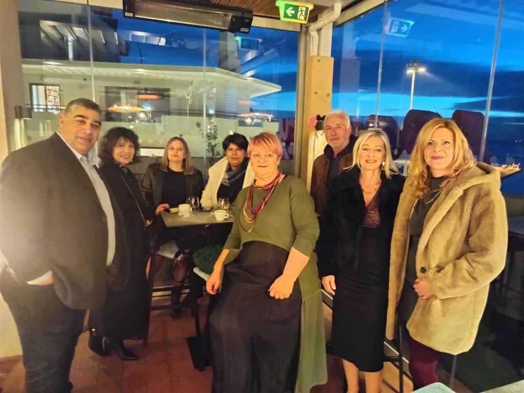 Πάτρα: Η Ομοσπονδία Ενώσεων Συλλόγων Γονέων και Κηδεμόνων Περιφέρειας Δυτικής Ελλάδας έκοψε την πρωτοχρονιάτικη πίτα της - φωτό