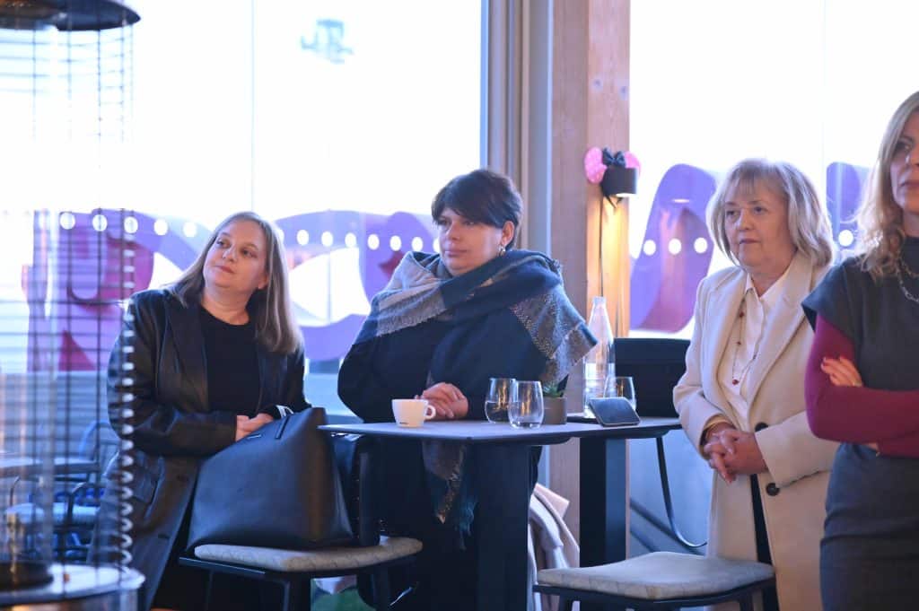 Πάτρα: Η Ομοσπονδία Ενώσεων Συλλόγων Γονέων και Κηδεμόνων Περιφέρειας Δυτικής Ελλάδας έκοψε την πρωτοχρονιάτικη πίτα της - φωτό