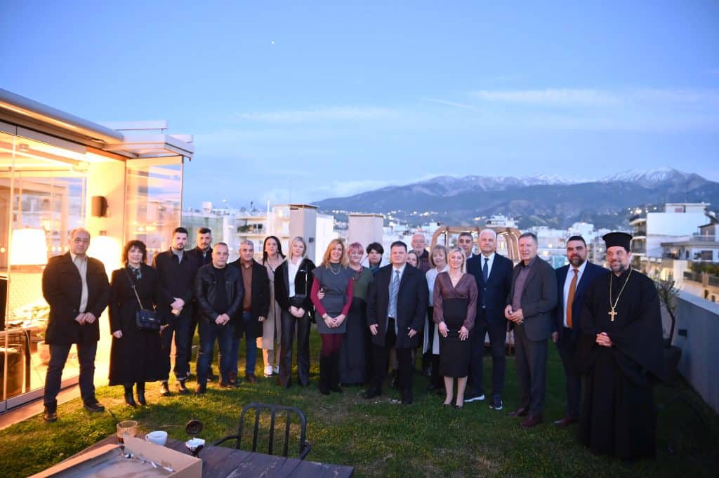 Πάτρα: Η Ομοσπονδία Ενώσεων Συλλόγων Γονέων και Κηδεμόνων Περιφέρειας Δυτικής Ελλάδας έκοψε την πρωτοχρονιάτικη πίτα της - φωτό