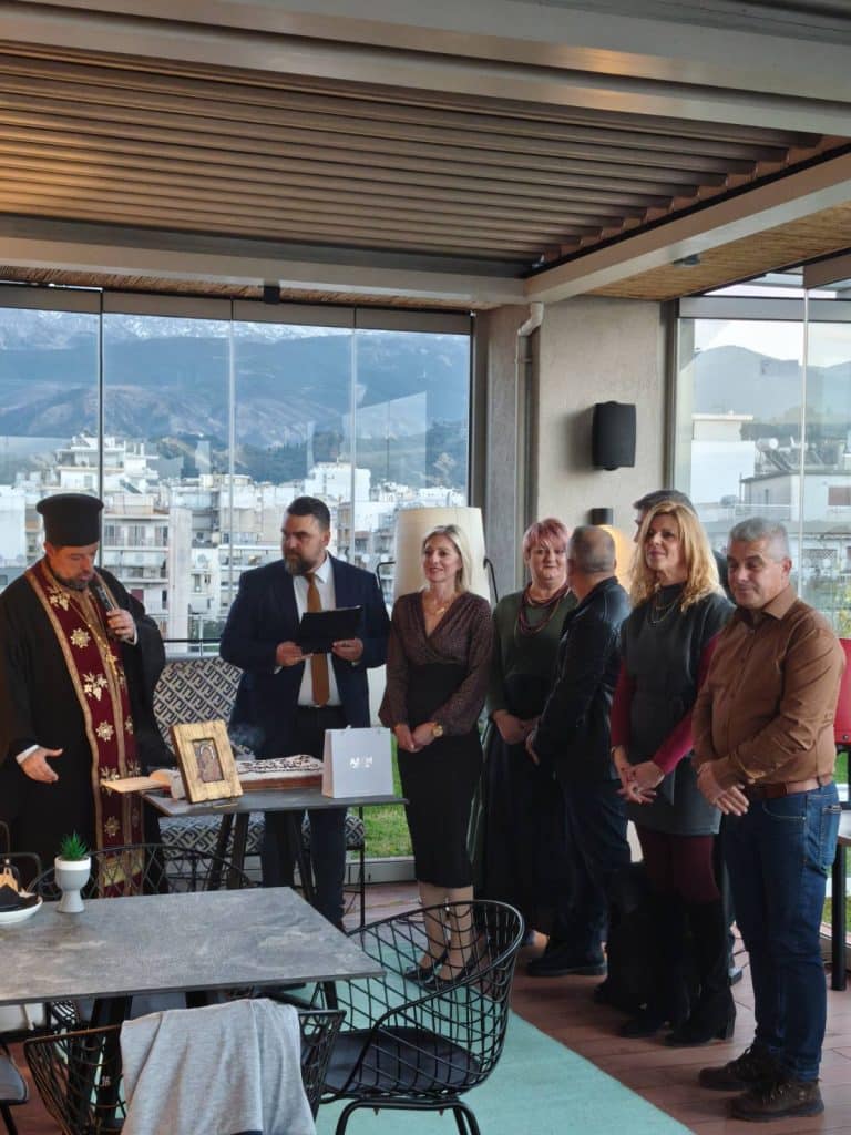 Πάτρα: Η Ομοσπονδία Ενώσεων Συλλόγων Γονέων και Κηδεμόνων Περιφέρειας Δυτικής Ελλάδας έκοψε την πρωτοχρονιάτικη πίτα της - φωτό