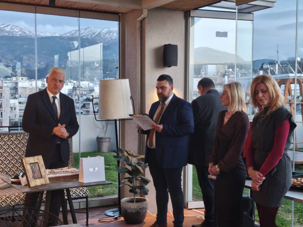 Πάτρα: Η Ομοσπονδία Ενώσεων Συλλόγων Γονέων και Κηδεμόνων Περιφέρειας Δυτικής Ελλάδας έκοψε την πρωτοχρονιάτικη πίτα της - φωτό