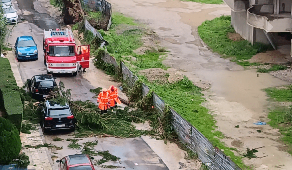 Πάτρα: Καρέ - καρέ όλα τα πλημμυρικά φαινόμενα του διημέρου - Κινδύνευσαν άνθρωποι -φωτό