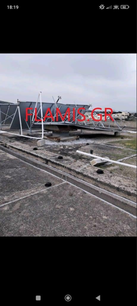 Πάτρα - ΣΟΚ: "Πέταξε" ηλιακός από το Νοσοκομείο Ρίου και έπεσε στον 1ο όροφο και σε σημεία που βρίσκονται άνθρωποι - ΦΩΤΟ