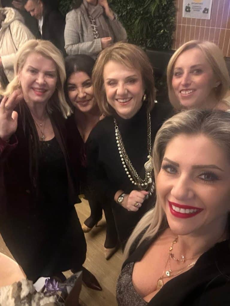 Πάτρα: Κατάμεστο το Elephant για την πίτα του Συλλόγου "με όλους εσάς μπορούμε"! Δείτε φωτό