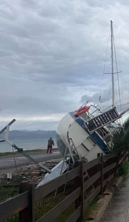 Πάτρα - φωτό: Ζημιές στο Καρνάγιο στην Ηρώων Πολυτεχνείου από την κακοκαιρία