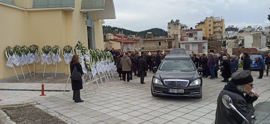 Πάτρα: Εκατοντάδες είπαν το τελευταίο αντίο στην Ουρανία Θεοφίλη - φωτό