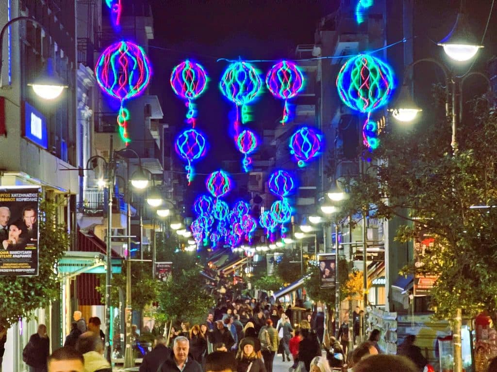 Κατάμεστη η αποκριάτικη Πάτρα - φωτο