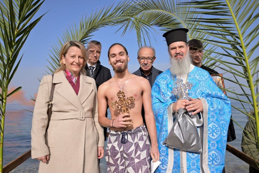 Πάτρα - φωτό: Η Δημοτική Αρχή στις εκδηλώσεις των Θεοφανείων Πάτρα - φωτό: Η Δημοτική Αρχή στις εκδηλώσεις των Θεοφανείων