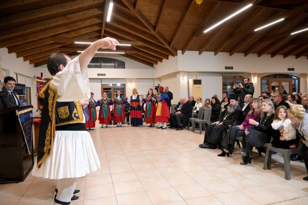 Πάτρα - φωτό: Ο Παγκαλαβρυτινός έκοψε την πίτα του