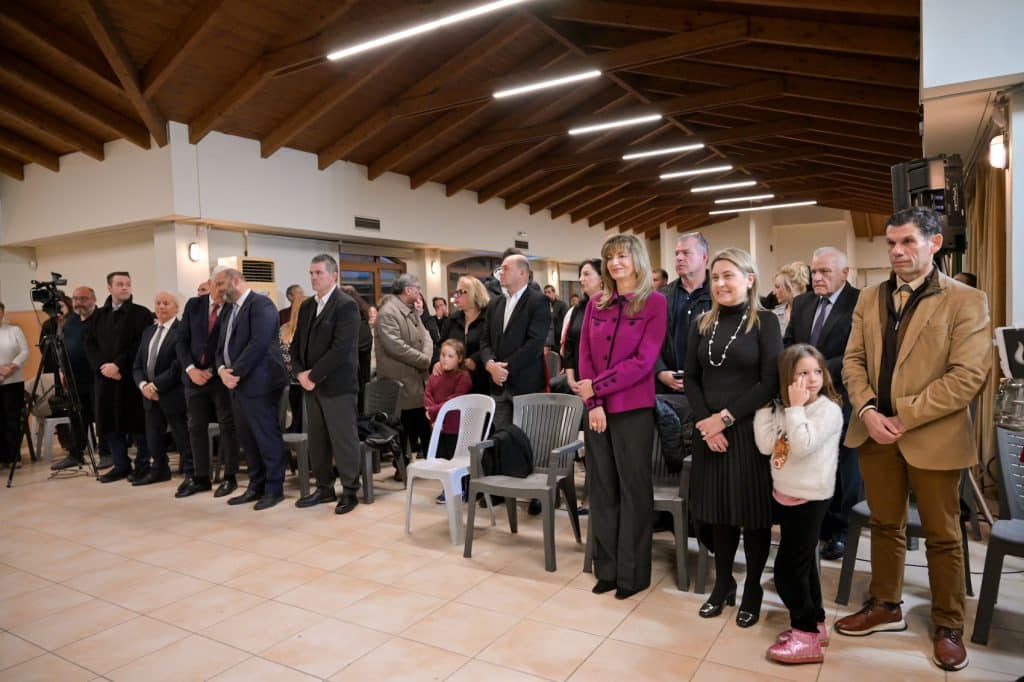 Πάτρα - φωτό: Ο Παγκαλαβρυτινός έκοψε την πίτα του