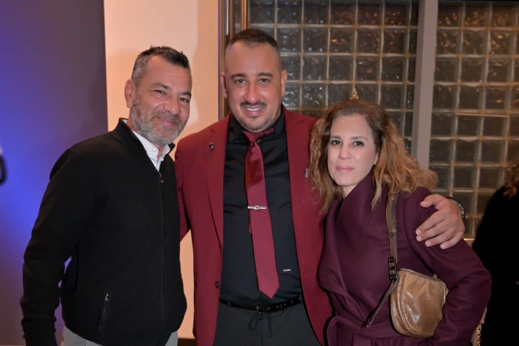 Γιορτινό κλίμα και κοπή πίτας στα γραφεία πασίγνωστου Πατρινού επιχειρηματία - φωτό!