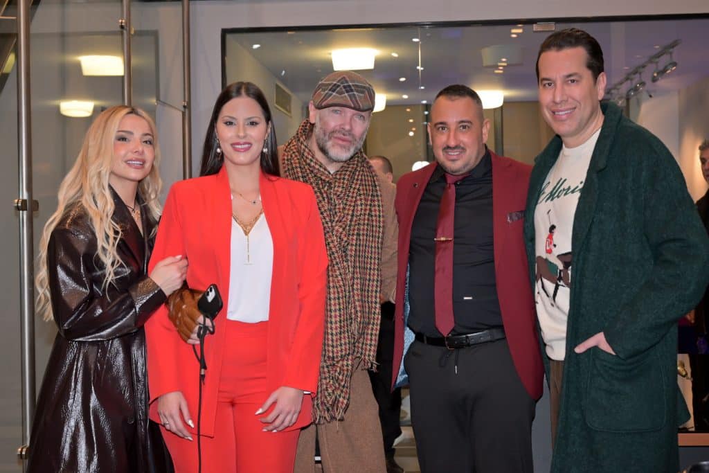 Γιορτινό κλίμα και κοπή πίτας στα γραφεία πασίγνωστου Πατρινού επιχειρηματία - φωτό!