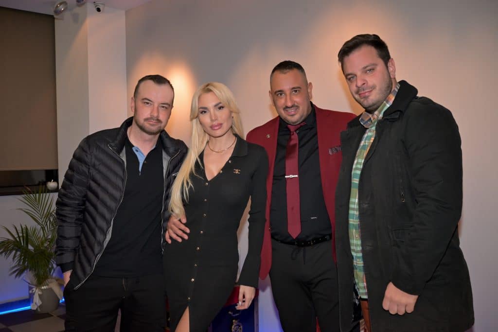 Γιορτινό κλίμα και κοπή πίτας στα γραφεία πασίγνωστου Πατρινού επιχειρηματία - φωτό!