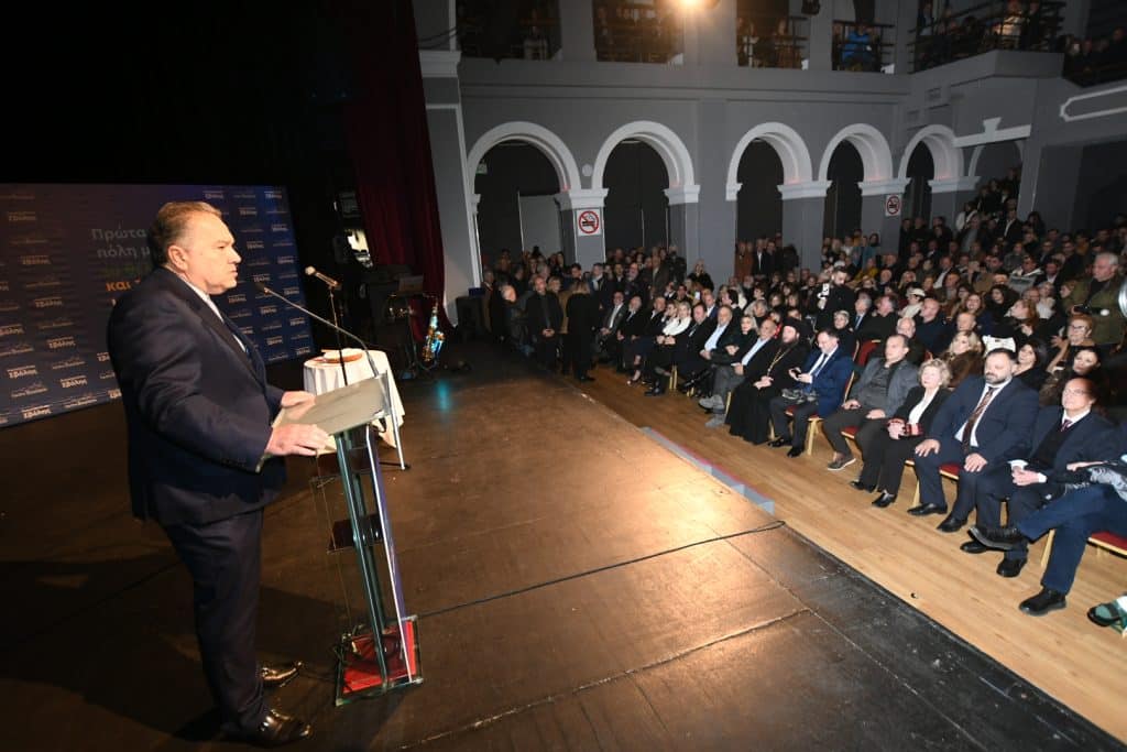 Πάτρα: Κατάμεστο το Royal για τον Κώστα Σβόλη - Ποιοι πήγαν - φωτό