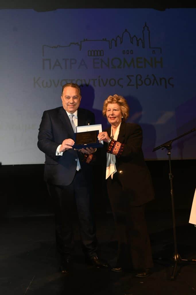 Πάτρα: Ποιους βράβευσε ο Κώστας Σβόλης στην εκδήλωση κοπής πίτας στο κατάμεστο Royal