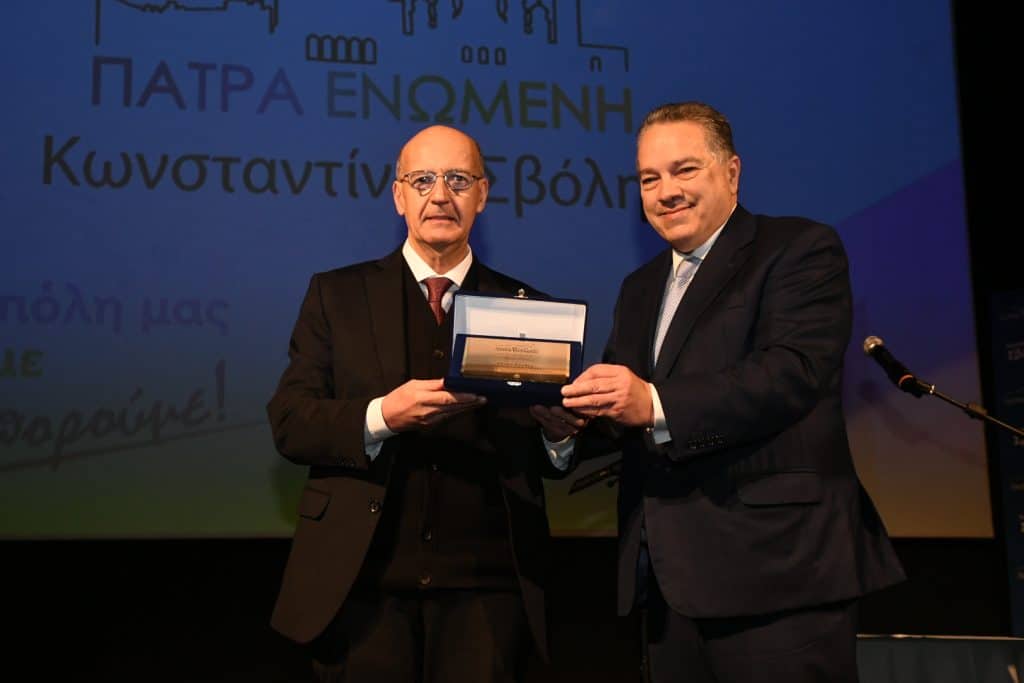 Πάτρα: Ποιους βράβευσε ο Κώστας Σβόλης στην εκδήλωση κοπής πίτας στο κατάμεστο Royal