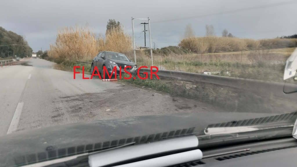 Τροχαίο λόγω βροχής στην Πατρών - Πύργου! Γέμισε νερά η παλαιά οδός! Εγκλωβίστηκαν οικογένειες σε σπίτια - φωτο