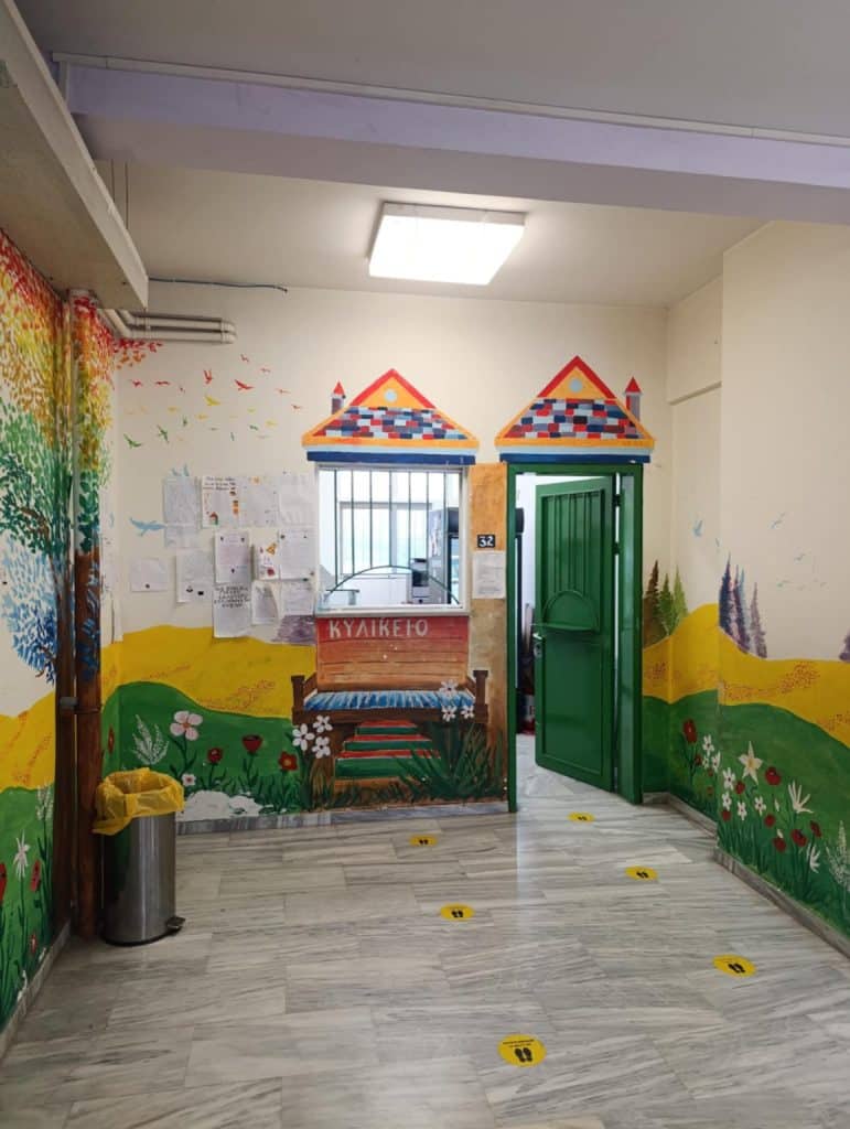 32ο Δημοτικό Σχολείο Πατρών: Γράμματα, ζωγραφιές και το «ευχαριστώ» στον κύριο Δημήτρη