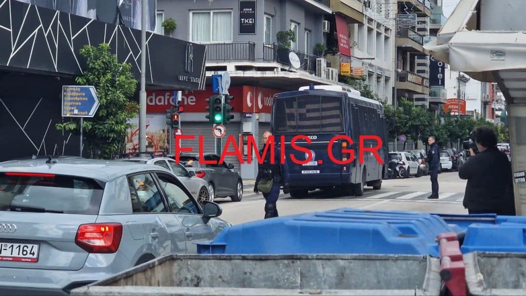 ΠΑΤΡΑ ΤΩΡΑ - Έσπασαν το καφέ του ιδιοκτήτη του νυχτερινού κέντρου που έγινε το πρωί το φονικό