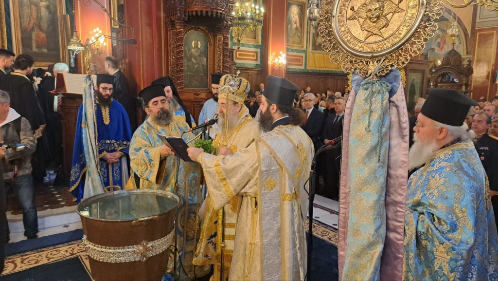 Πάτρα - φωτό: Τα Θεοφάνεια στην Ευαγγελίστρια παρουσία πλήθους πιστών και Αρχών