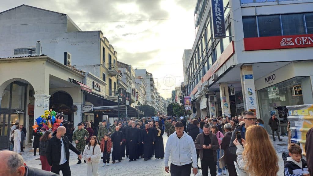 Πάτρα - φωτό: Τα Θεοφάνεια στην Ευαγγελίστρια παρουσία πλήθους πιστών και Αρχών