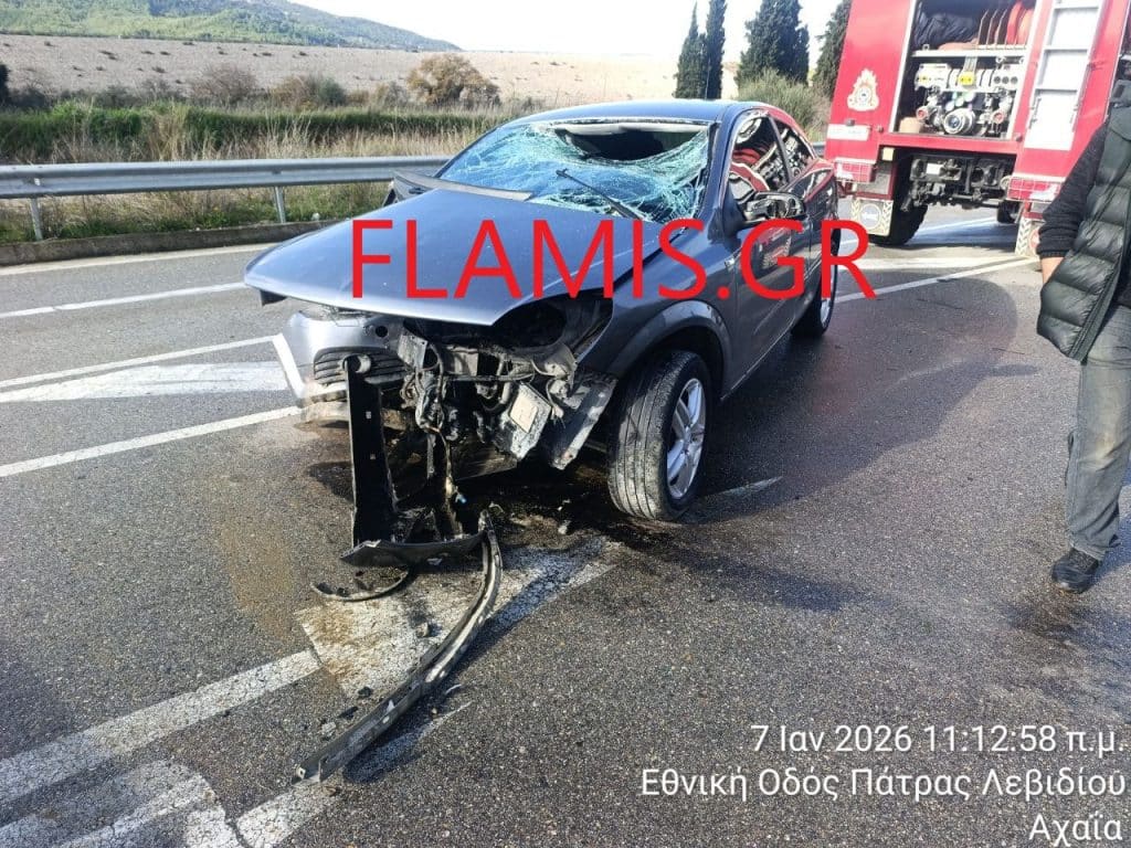 Πάτρα: ΙΧ "καρφώθηκε" στις μπάρες - Τραυματίας 23χρονος - φωτό