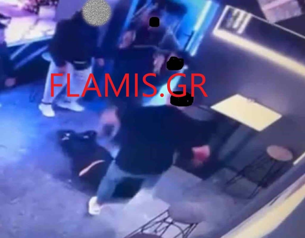 ΤΟΝ ΧΤΥΠΟΥΣΑΝ ΜΕ ΣΚΑΜΠΟ ΚΑΙ ΤΟΝ ΠΑΤΟΥΣΑΝ ΣΤΟ ΚΕΦΑΛΙ: Σοκάρει το βίντεο με τον θανατηφόρο ξυλοδαρμό - φωτό