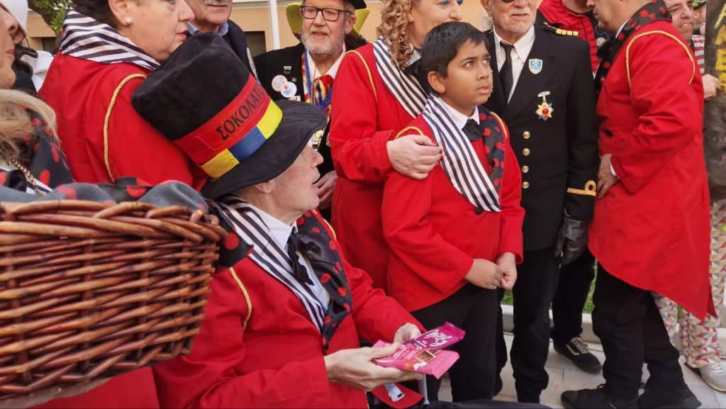 Πάτρα: Το Καρναβάλι ξεκίνησε! Μεγάλη γιορτή και το λάβαρο στο Δημαρχείο! ΔΕΙΤΕ όσα έγιναν σε βίντεο