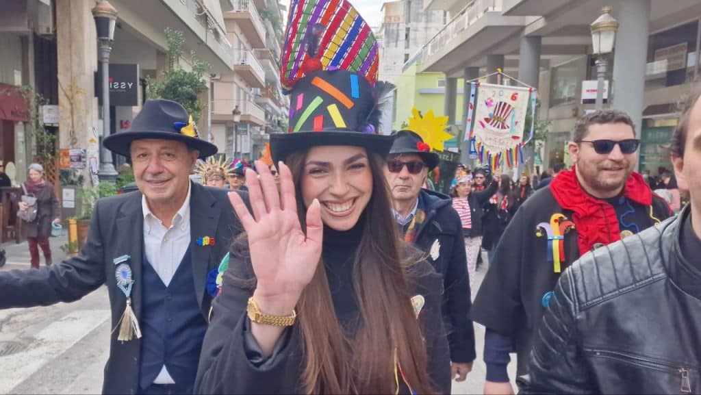 Πάτρα: Το Καρναβάλι ξεκίνησε! Μεγάλη γιορτή και το λάβαρο στο Δημαρχείο! ΔΕΙΤΕ όσα έγιναν σε βίντεο