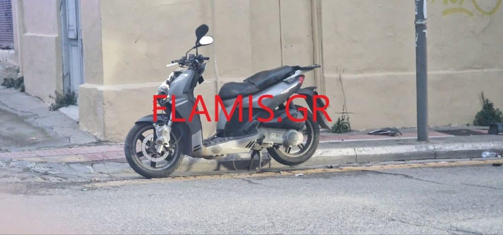 Πάτρα - ΤΩΡΑ: Τροχαίο στη Γούναρη με μηχανάκι - φωτο