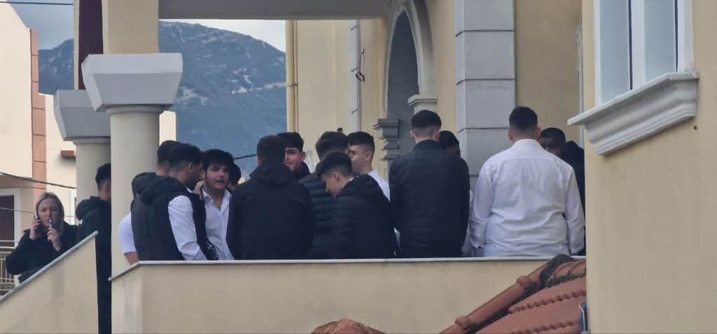 Πάτρα: Ποιος να αντέξει τόσο πόνο! Οδυρμός στο τελευταίο αντίο για την Αγγελική - φωτό Πάτρα: Ποιος να αντέξει τόσο πόνο! Οδυρμός στο τελευταίο αντίο για την Αγγελική - φωτό