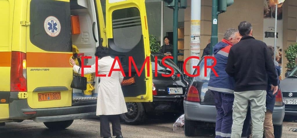 Πάτρα: ΙΧ έπεσε πάνω σε άλλο και στη συνέχεια σε άλλα δύο! Τροχαίο στην οδό Κορίνθου - φωτό