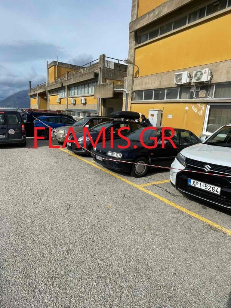 Πάτρα: Σώθηκε από θαύμα η καθαρίστρια! Πτώση τσιμέντων από κτίριο που στεγάζει υπηρεσία - φωτό Πάτρα: Σώθηκε από θαύμα η καθαρίστρια! Πτώση τσιμέντων από κτίριο που στεγάζει υπηρεσία - φωτό