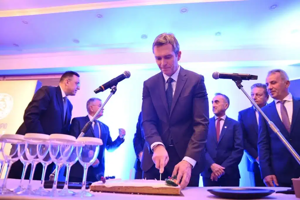 Δείτε πολλές φωτό: Αυτές είναι οι Αχαϊκές εταιρείες που βράβευσε το Επιμελητήριο