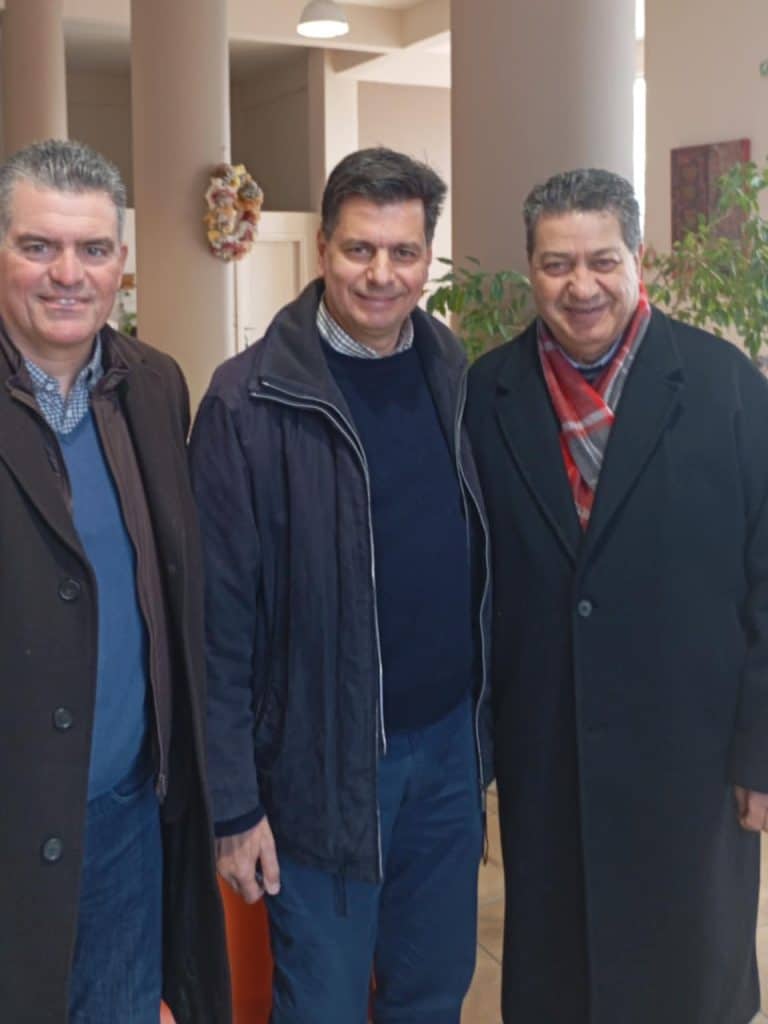 Το σπιράλ στις πίτες των ΚΑΠΗ και κοινωνικών φορέων Το σπιράλ στις πίτες των ΚΑΠΗ και κοινωνικών φορέων