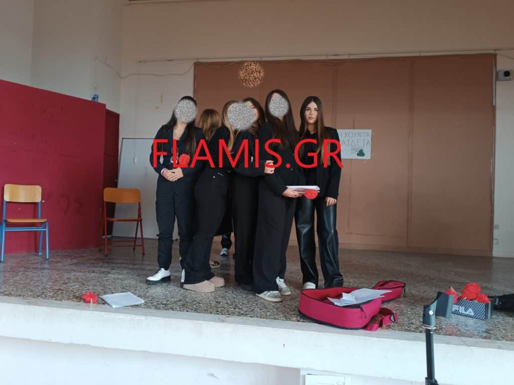 Πάτρα: Ποιος να αντέξει τόσο πόνο! Οδυρμός στο τελευταίο αντίο για την Αγγελική - φωτό Πάτρα: Ποιος να αντέξει τόσο πόνο! Οδυρμός στο τελευταίο αντίο για την Αγγελική - φωτό