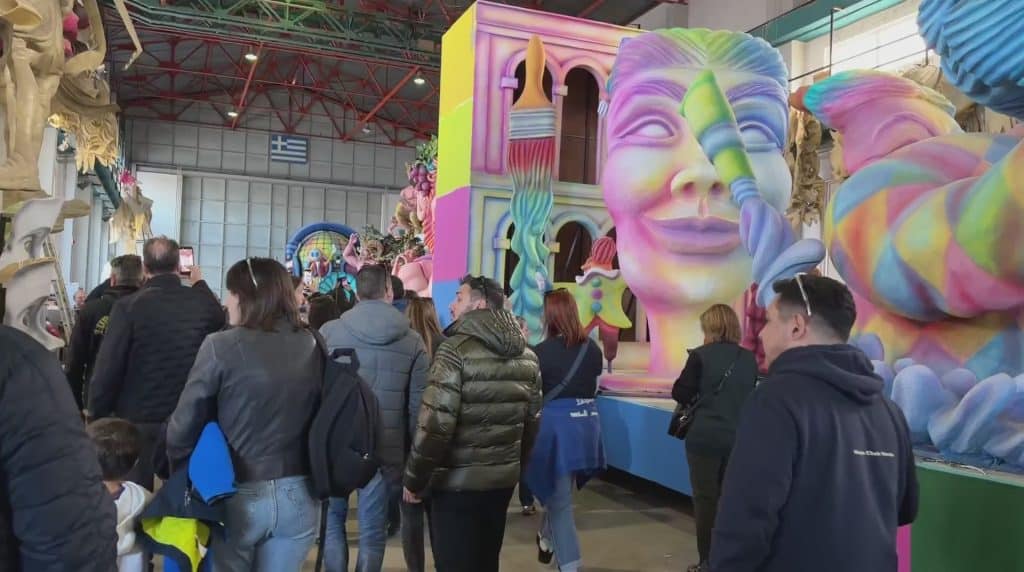 Ο Δήμαρχος Πατρέων, Κώστας Πελετίδης, υποδέχθηκε τους vespisti - φωτό Ο Δήμαρχος Πατρέων, Κώστας Πελετίδης, υποδέχθηκε τους vespisti - φωτό