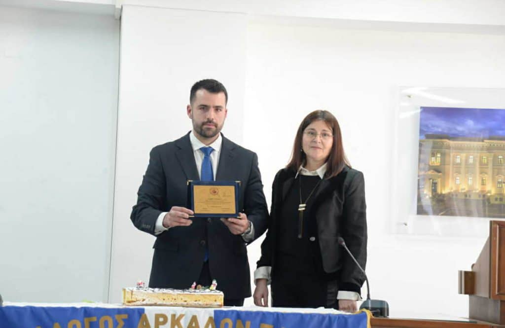 Με μεγάλη επιτυχία έκοψε για ακόμα μια χρονιά ο Σύλλογος Αρκάδων Πάτρας την Πρωτοχρονιάτικη πίτα του - φωτο