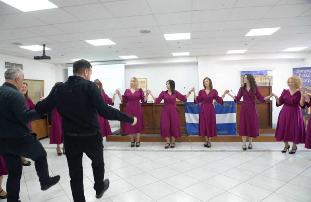 Με μεγάλη επιτυχία έκοψε για ακόμα μια χρονιά ο Σύλλογος Αρκάδων Πάτρας την Πρωτοχρονιάτικη πίτα του - φωτο