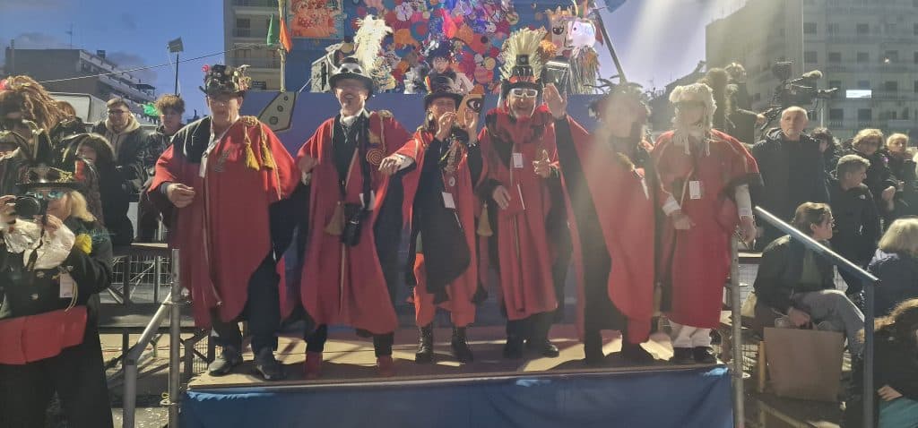 Πάτρα: Δείτε εκατοντάδες φωτό από τη νυχτερινή παρέλαση