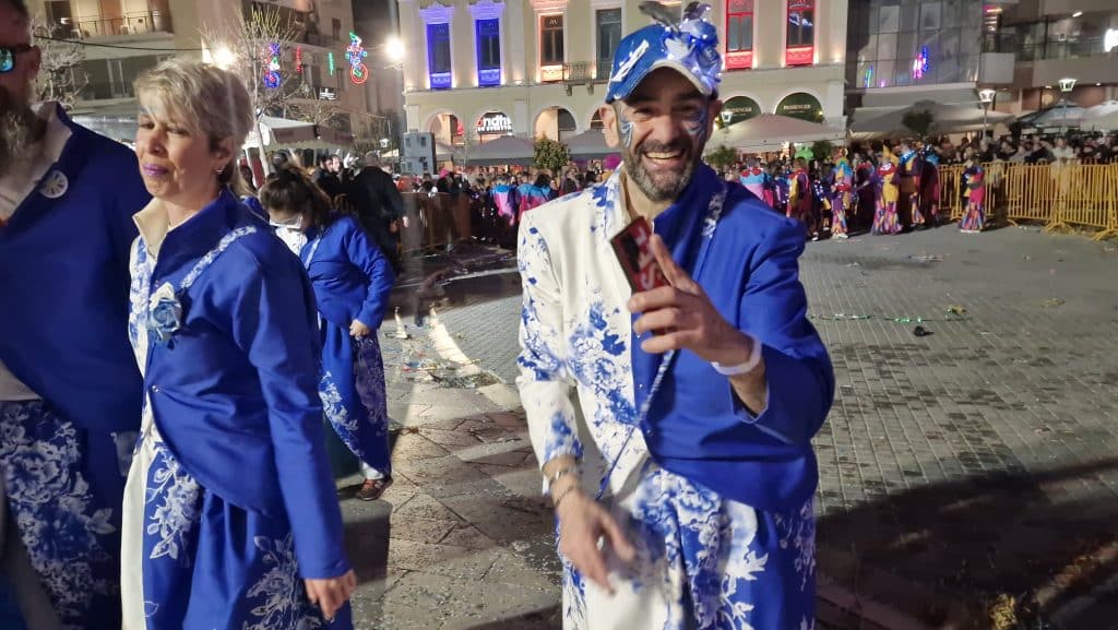 Πάτρα: Δείτε εκατοντάδες φωτό από τη νυχτερινή παρέλαση