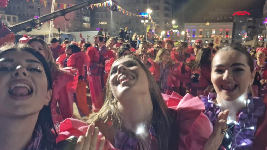 Πάτρα: Δείτε εκατοντάδες φωτό από τη νυχτερινή παρέλαση