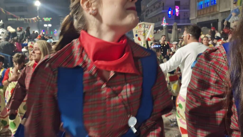 Πάτρα: Δείτε εκατοντάδες φωτό από τη νυχτερινή παρέλαση