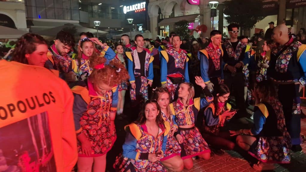 Πάτρα: Δείτε εκατοντάδες φωτό από τη νυχτερινή παρέλαση