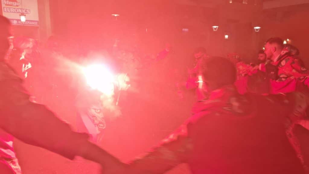 Πάτρα: Δείτε εκατοντάδες φωτό από τη νυχτερινή παρέλαση